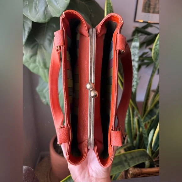 Stunning Bonnie Cashin 1968-1969 Big Mouth Big in Zinnia or Geranium - Picture 2 of 5